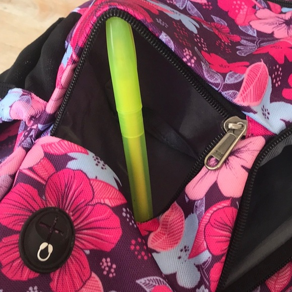 Floral Waterfly sling bag - Picture 11 of 13